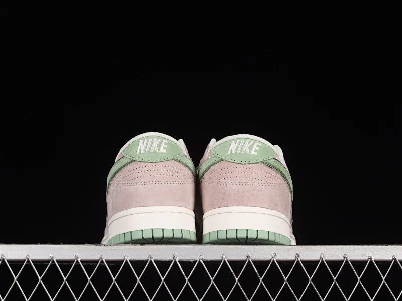 All Categories Nk SB Dunk Series Nk SB Dunk Low Low-top sneakers Otomo Katsuhiro x Nk SB Dunk Low "Steamboy OST" Creative customization collaboration Otomo Katsuhiro co-branded SB low-top sports casual sneakers ST1391-207